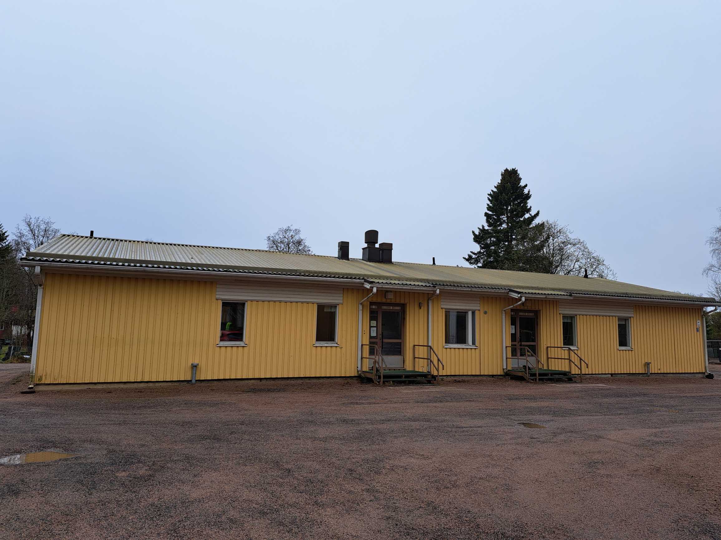 Patastenmäen puukoulun tilaelementtirakennus myydään poissiirrettäväksi -  Riihimäki