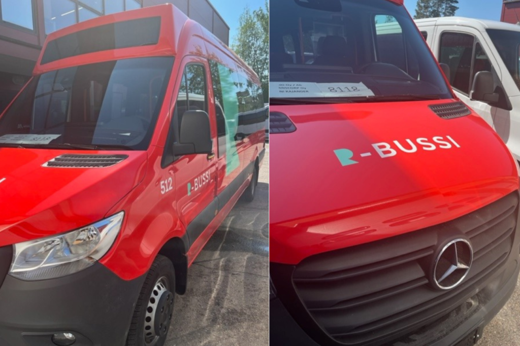 Vierekkäin kaksi kuvaa punaisesta minibussista, jonka kyljessä on mintun värinen suuri R-logo. Bussin keulassa lukee R-bussi.